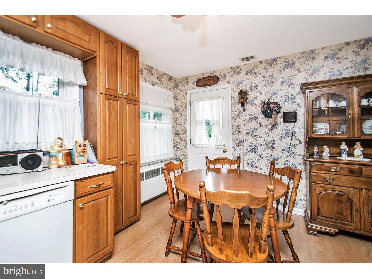 2009 Edgehill Road Bethlehem, PA 18017 - Photo 6 of 12 Gallery Image 6