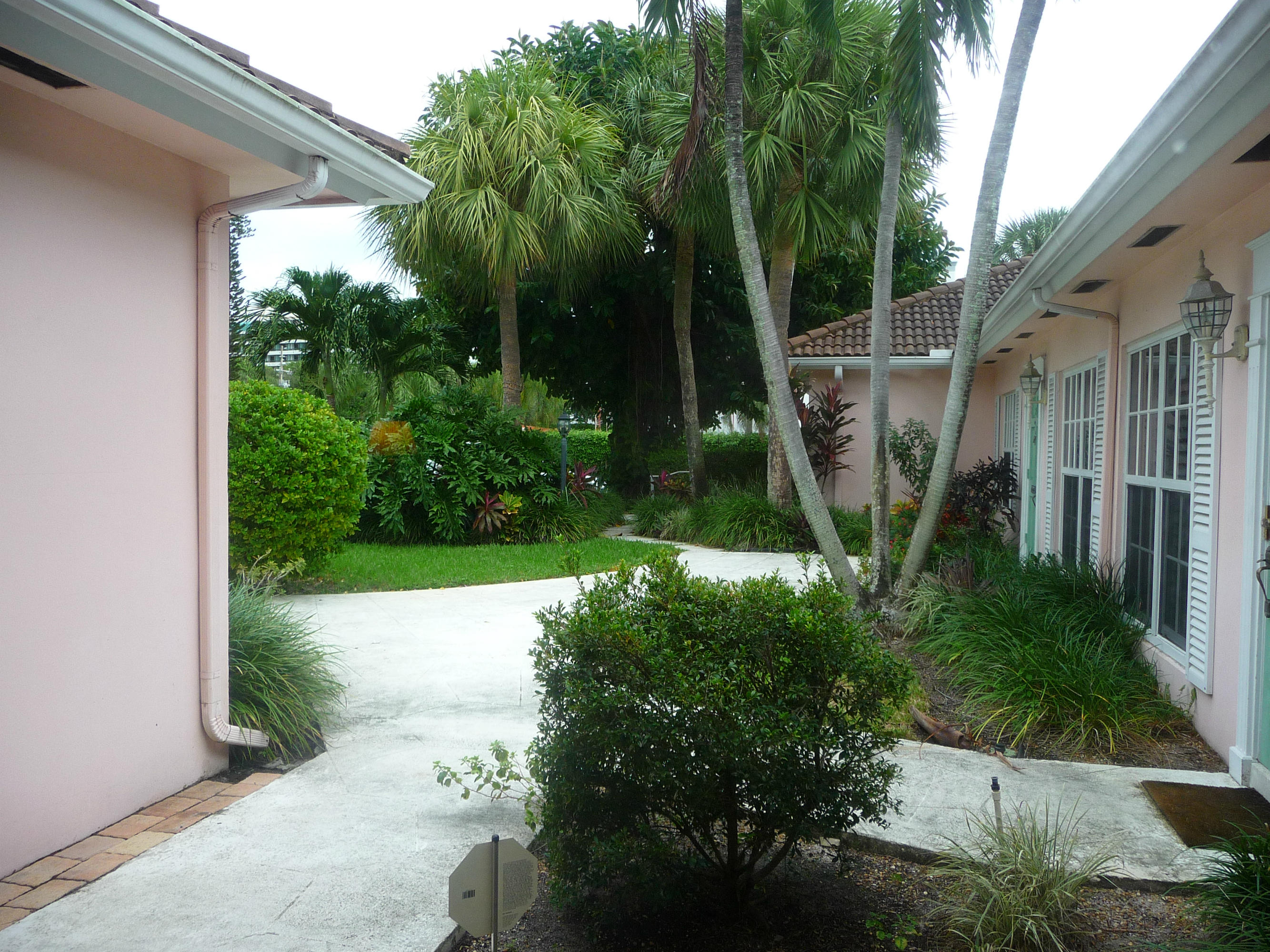 770 East Camino Real, Unit 40 Boca Raton, FL 33432 - Photo 4 of 20 VIEW FROM FRONT WINDOW