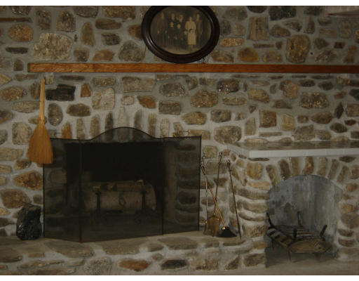901 North Brookfield Road Oakham, MA 01068 - Photo 4 of 6 Gallery Image 4