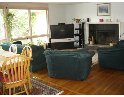 901 North Brookfield Road Oakham, MA 01068 - Photo 5 of 6 Gallery Image 5
