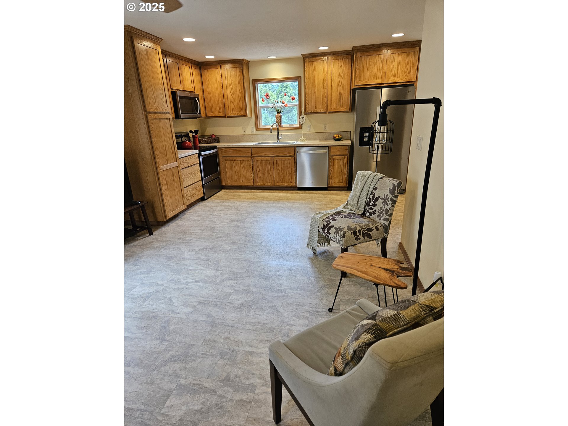 617 Southwest Monroe Street Sheridan, OR 97378 - Photo 4 of 26