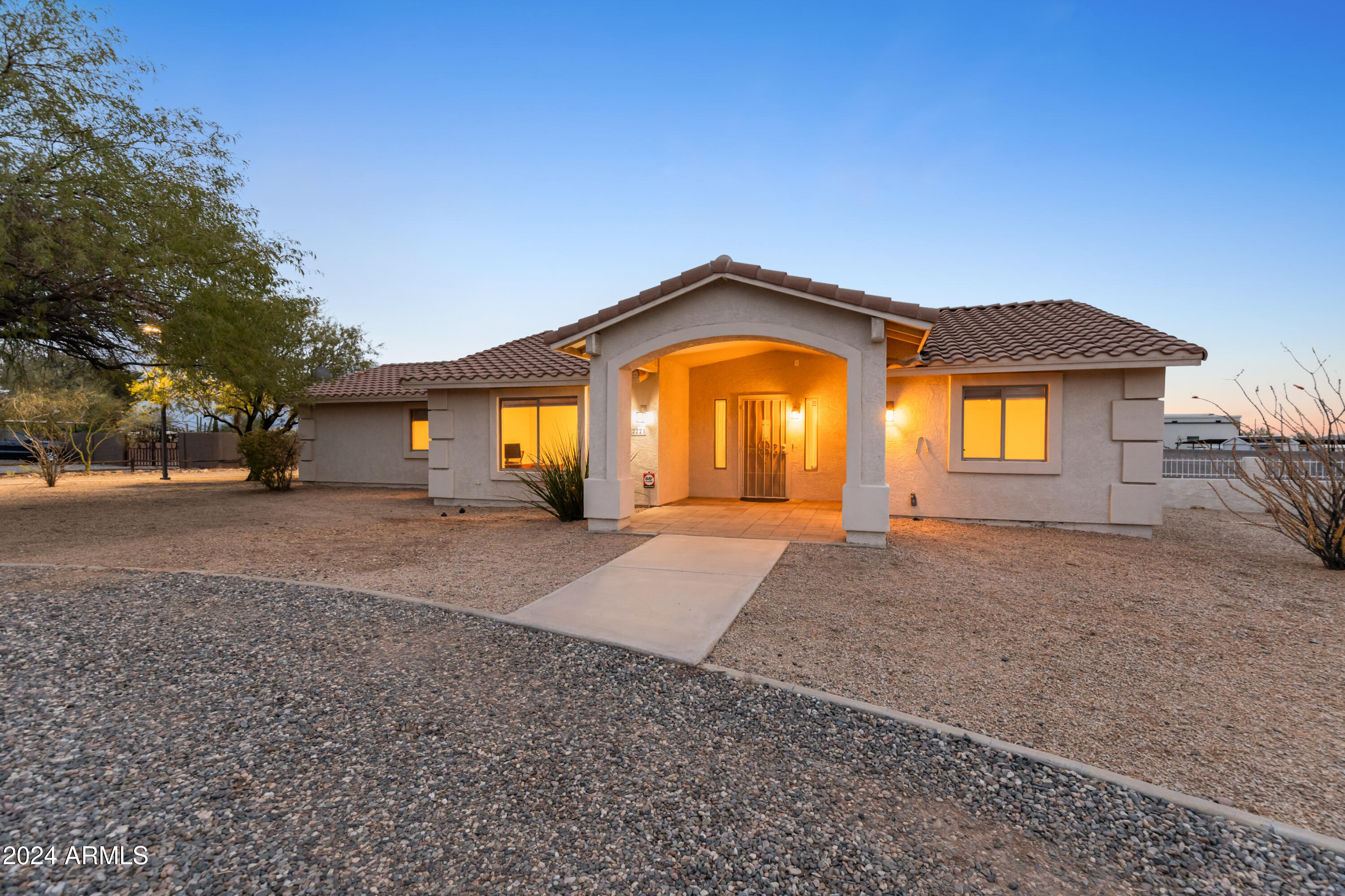 2221 East Joy Ranch Road Phoenix, AZ 85086 - Photo 8 of 61 2221 E Joy Ranch Rd-55