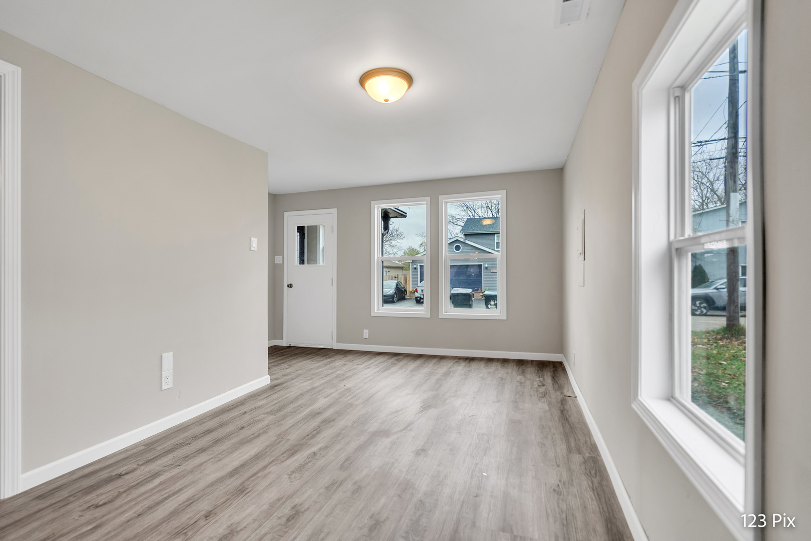 24522 Norelius Avenue Round Lake, IL 60073 - Photo 7 of 20