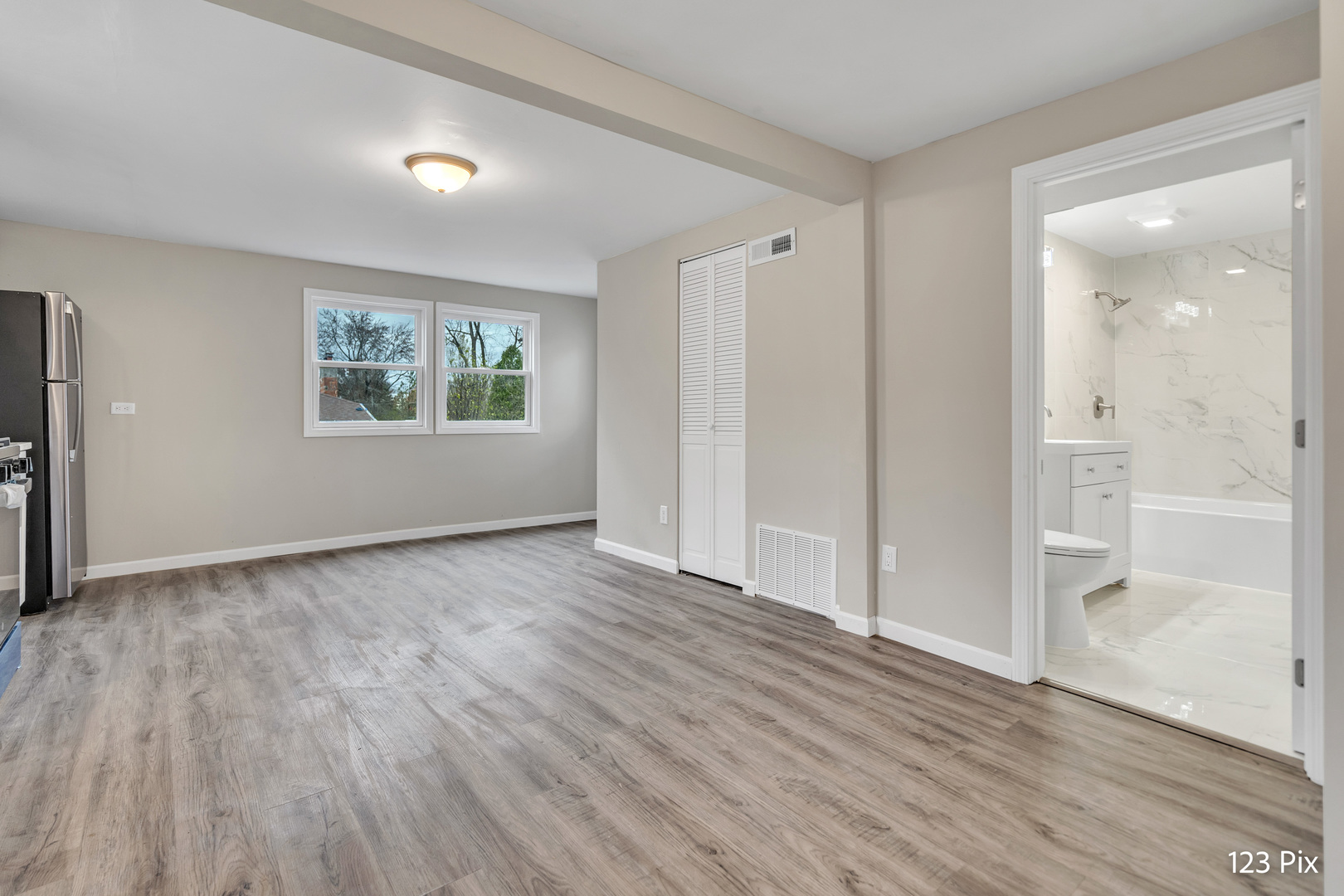 24522 Norelius Avenue Round Lake, IL 60073 - Photo 10 of 20