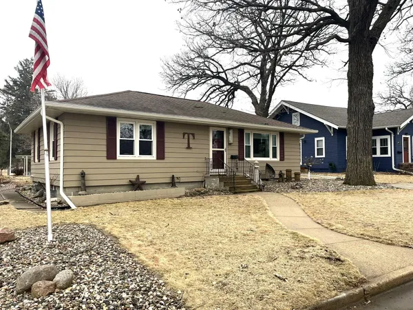 $169,900 | 1323 Oak Beach Drive, Fairmont, MN 56031