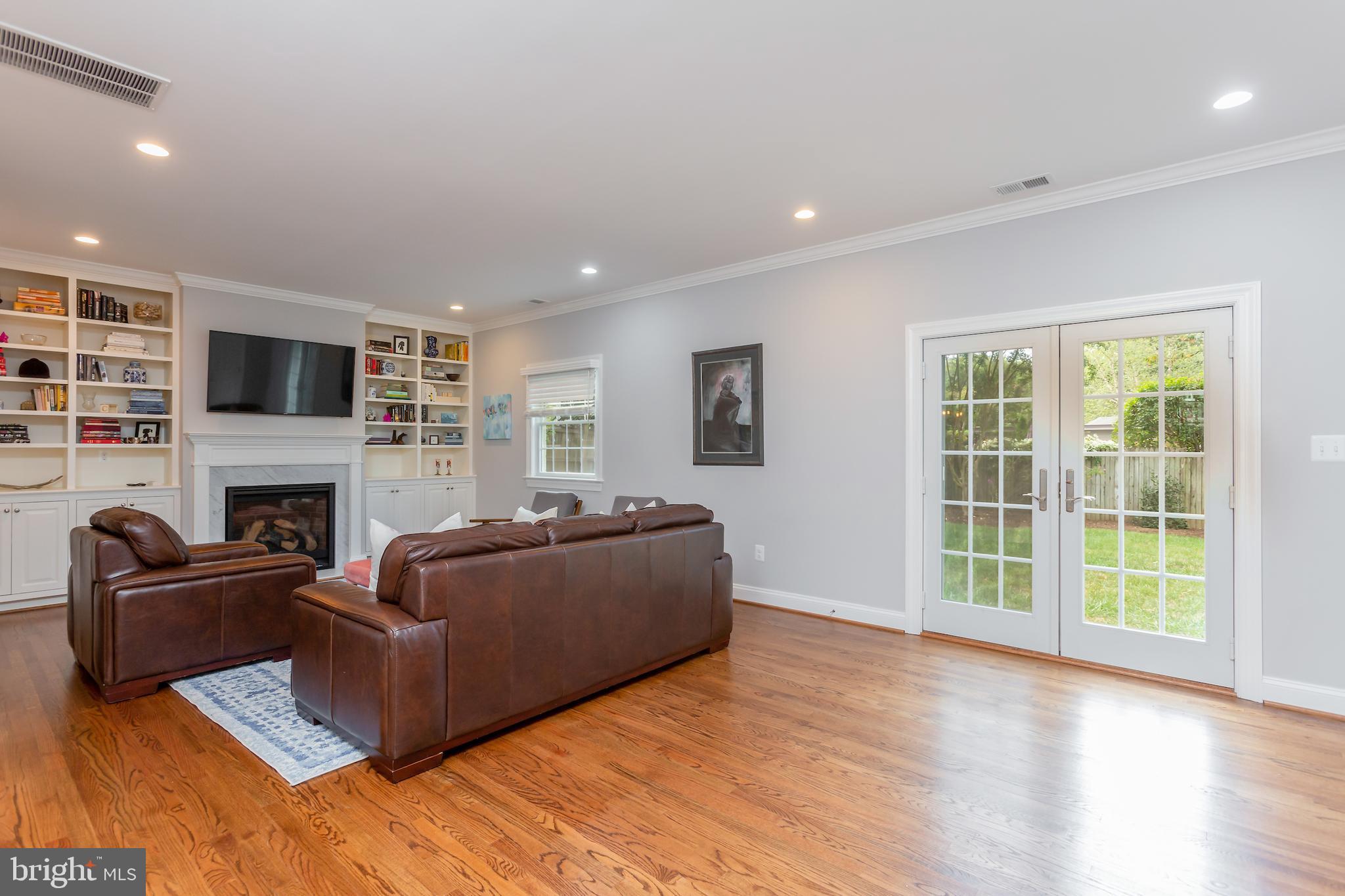 2109 Windsor Road Alexandria, VA 22307 - Photo 8 of 54 Gallery Image 8
