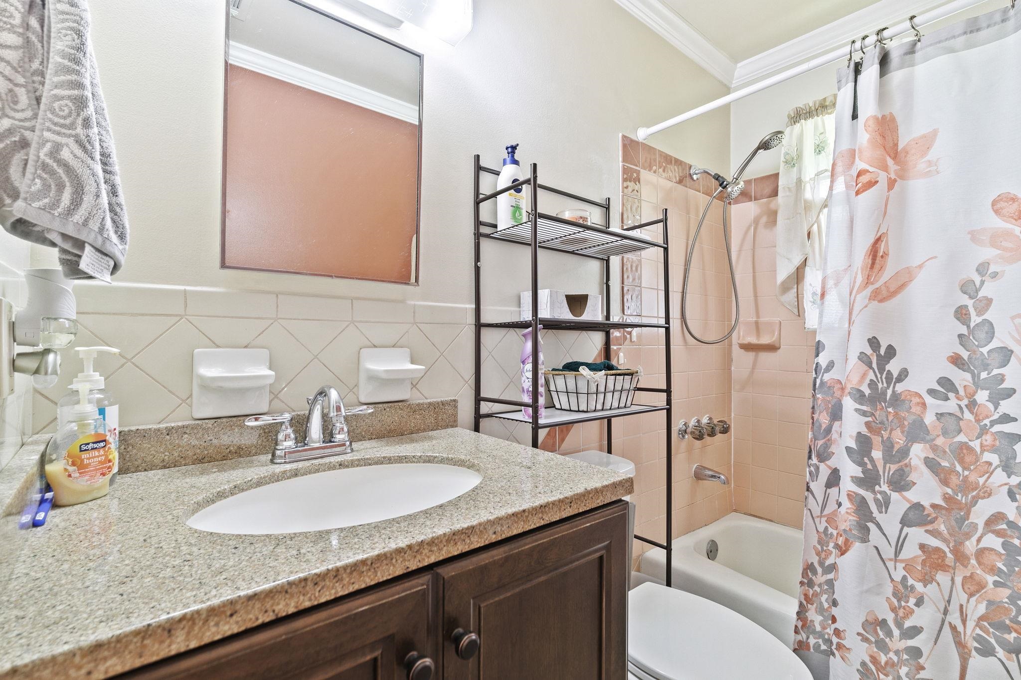 13017 5th Street Lillian, AL 36549 - Photo 24 of 58 Bathroom