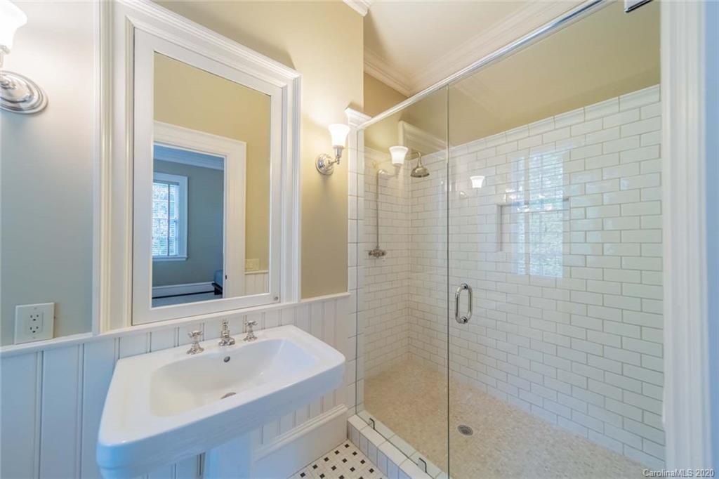 401 Eastover Road Charlotte, NC 28207 - Photo 32 of 46 Gallery Image 32