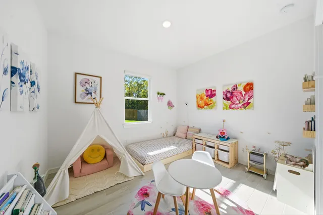 $349,000 | 302 Alder Loop, Anahuac, TX 77514