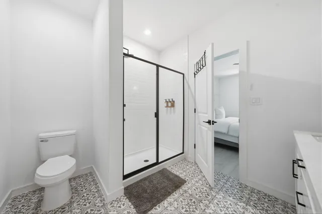 $349,000 | 302 Alder Loop, Anahuac, TX 77514