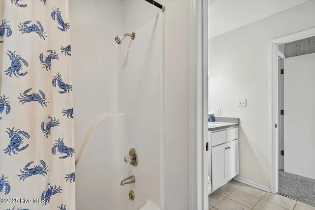 $1,298,000 | 327 East 1st Street, Ocean Isle Beach, NC 28469