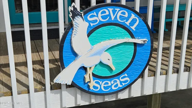 $1,298,000 | 327 East 1st Street, Ocean Isle Beach, NC 28469