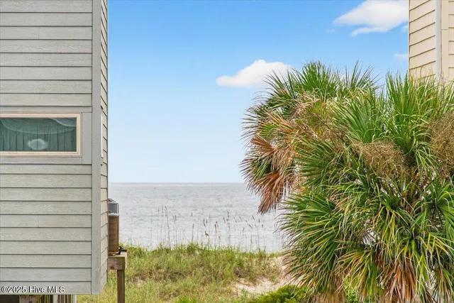 $1,298,000 | 327 East 1st Street, Ocean Isle Beach, NC 28469