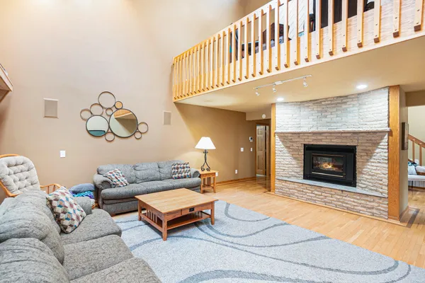 $1,000,000 | 5821 West 88th Street, Fremont, MI 49412