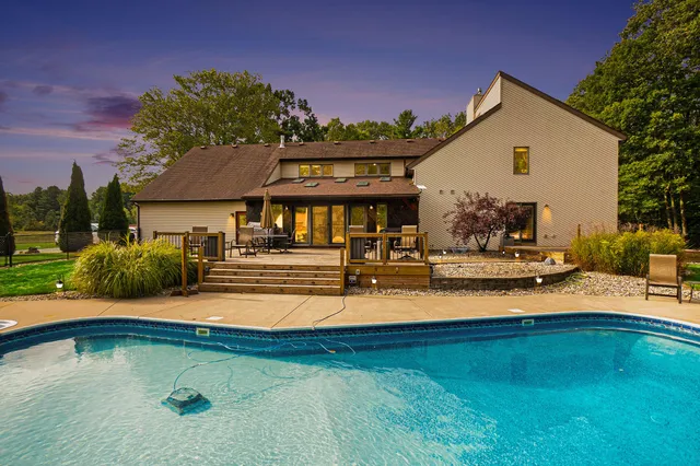 $1,000,000 | 5821 West 88th Street, Fremont, MI 49412