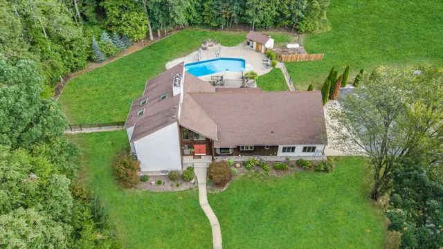 $1,000,000 | 5821 West 88th Street, Fremont, MI 49412