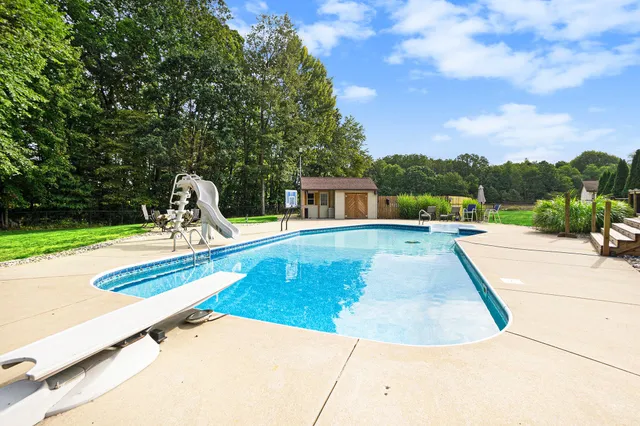 $1,000,000 | 5821 West 88th Street, Fremont, MI 49412