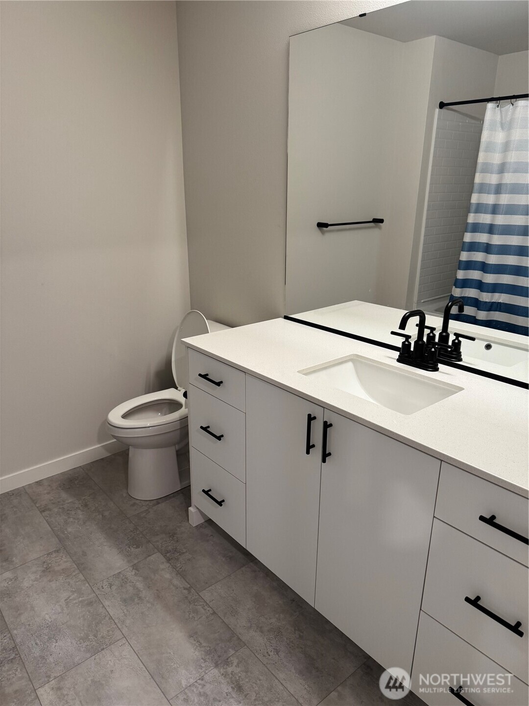 16124 Cascadian Way, Unit B4 Bothell, WA 98012 - Photo 5 of 15