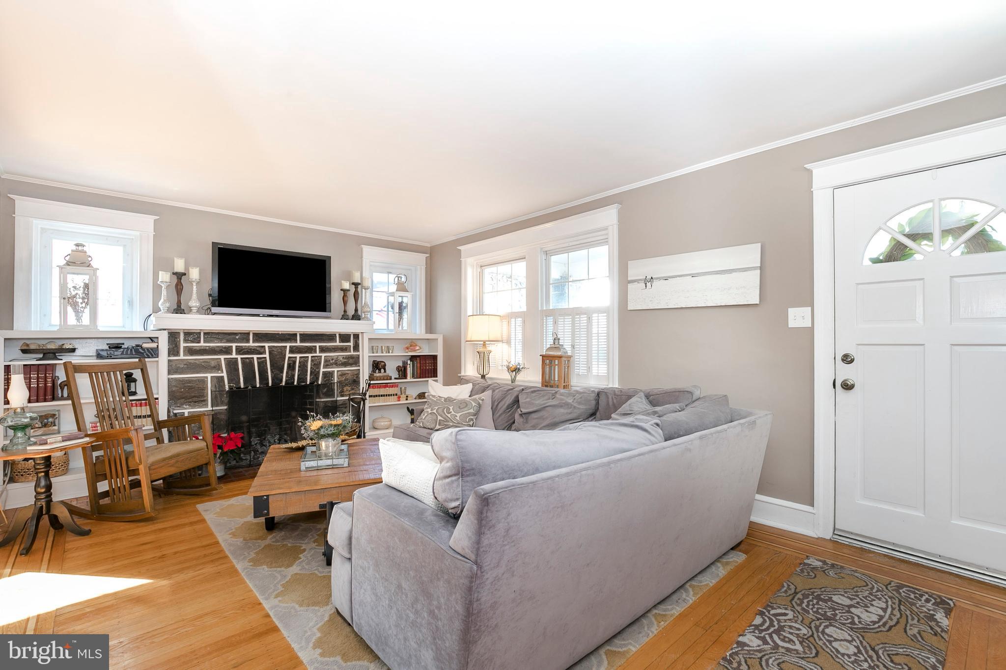 217 North Manoa Road Havertown, PA 19083 - Photo 5 of 47 Living Room