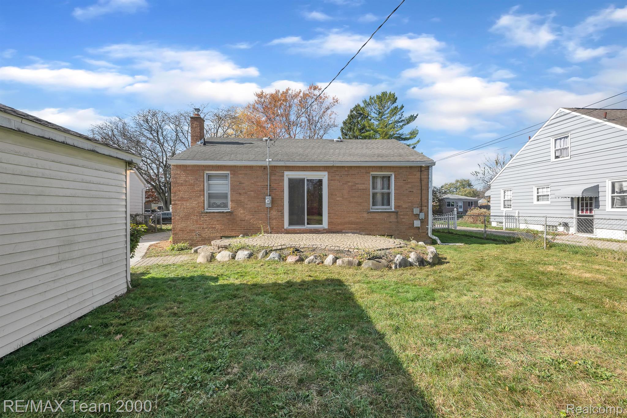 23036 Rausch Avenue Eastpointe, MI 48021 - Photo 5 of 24 Gallery Image 5