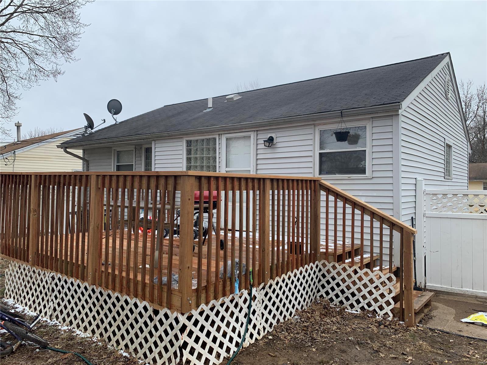 421 Lanark Road St. Louis, MO 63137 - Photo 8 of 38