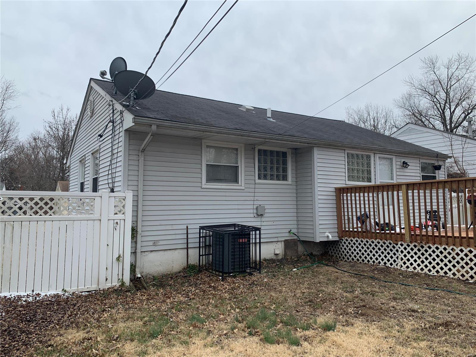 421 Lanark Road St. Louis, MO 63137 - Photo 10 of 38