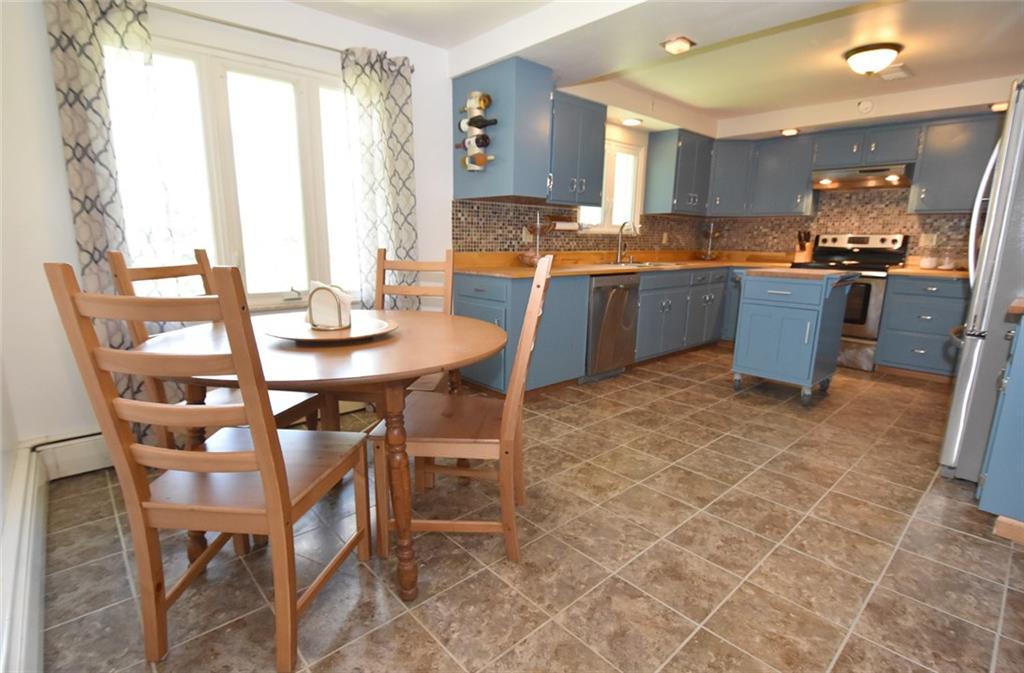 219 McConnell Road Canonsburg, PA 15317 - Photo 5 of 22 Eat-in Kitchen