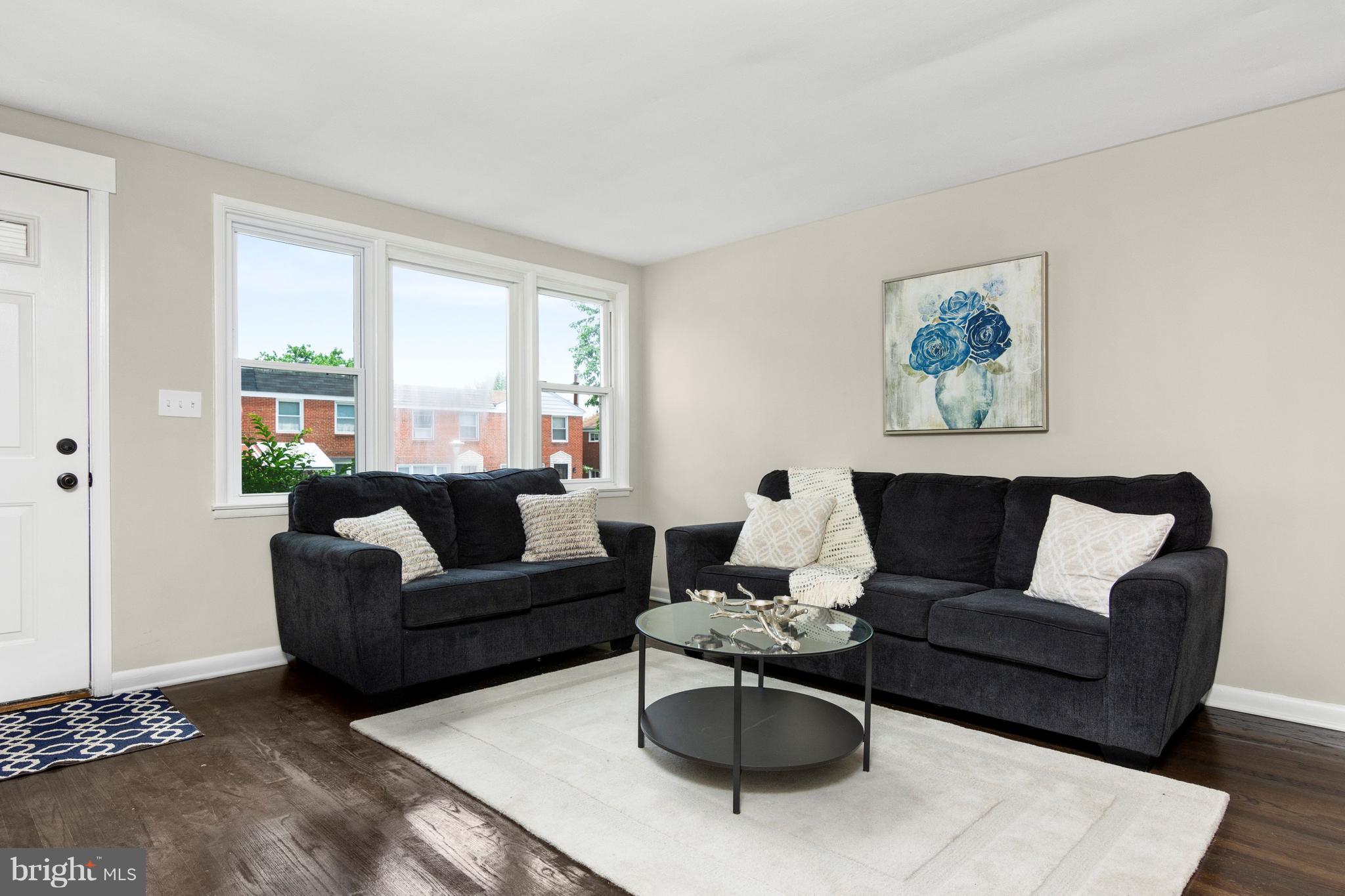 5524 Bucknell Road Baltimore, MD 21206 - Photo 11 of 27 Living Room