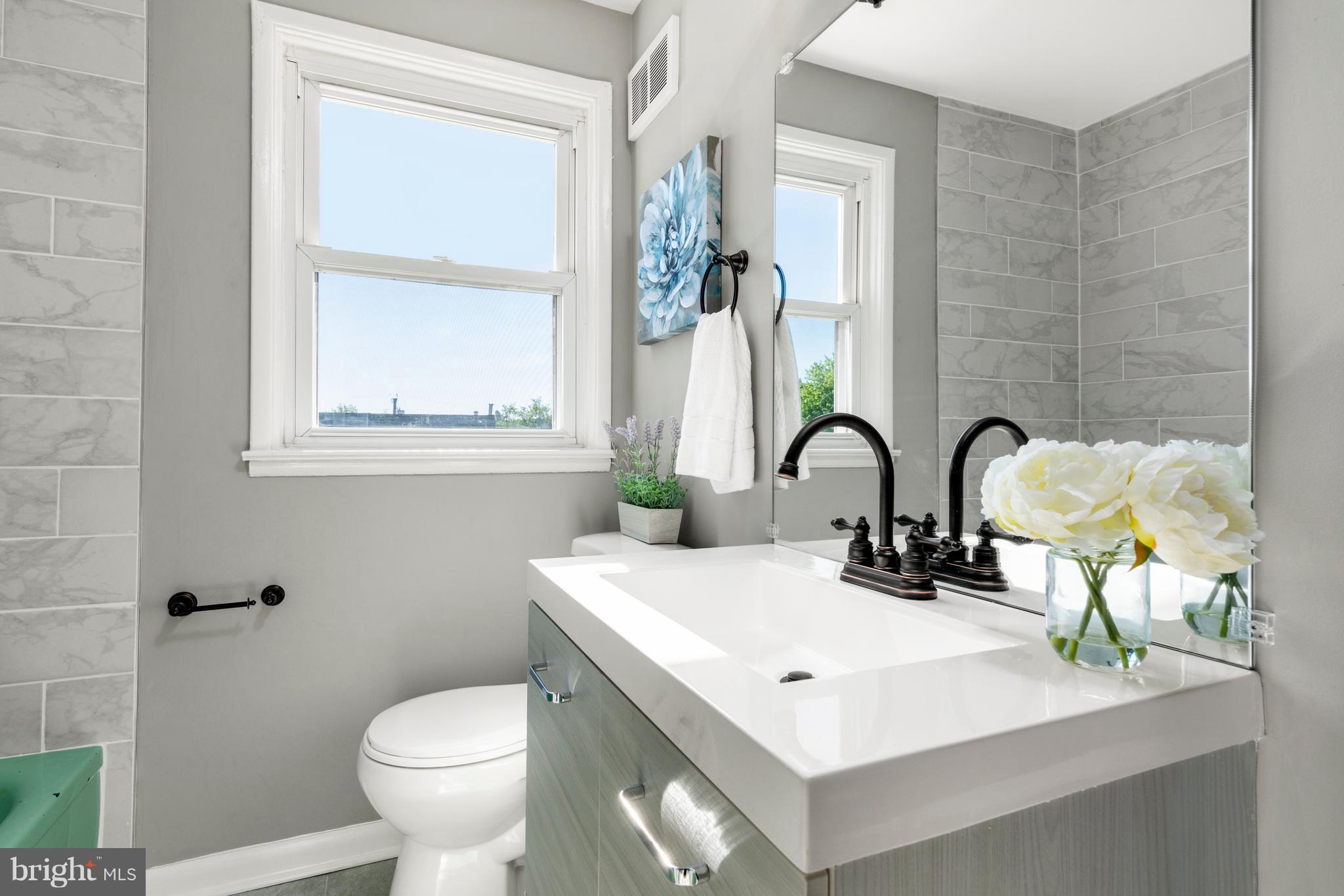 5524 Bucknell Road Baltimore, MD 21206 - Photo 17 of 27 Bath (Master)