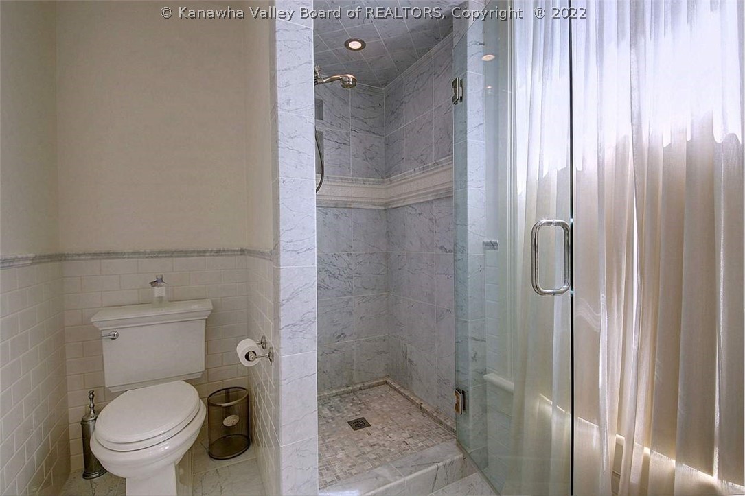 1025 Forest Road Charleston, WV 25314 - Photo 31 of 49 Gallery Image 31