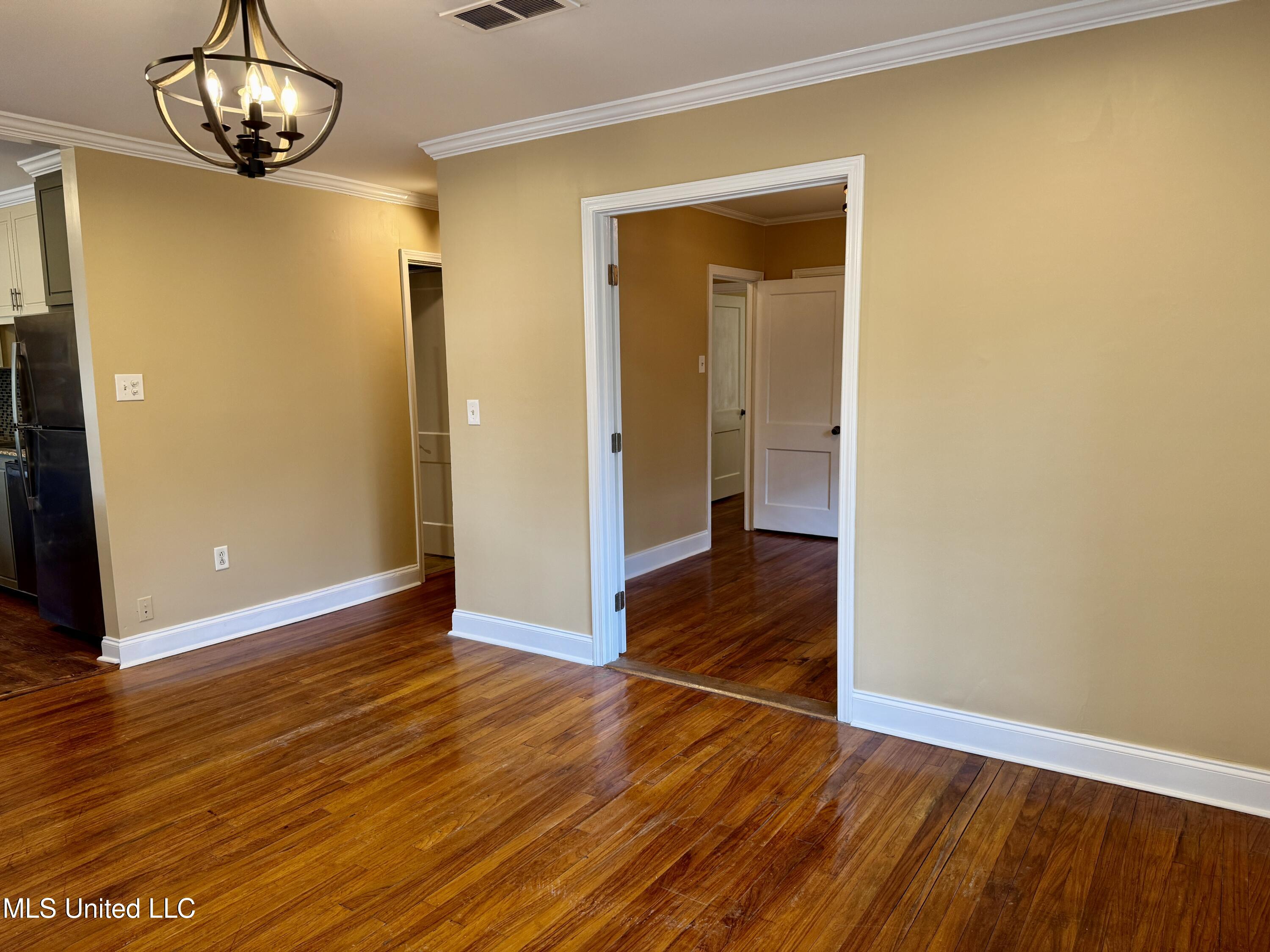 1301 Westwood Road Natchez, MS 39120 - Photo 11 of 25 IMG_5635