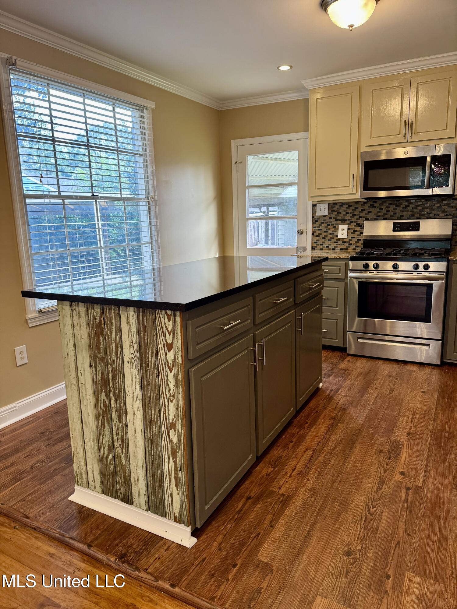 1301 Westwood Road Natchez, MS 39120 - Photo 14 of 25 IMG_5639