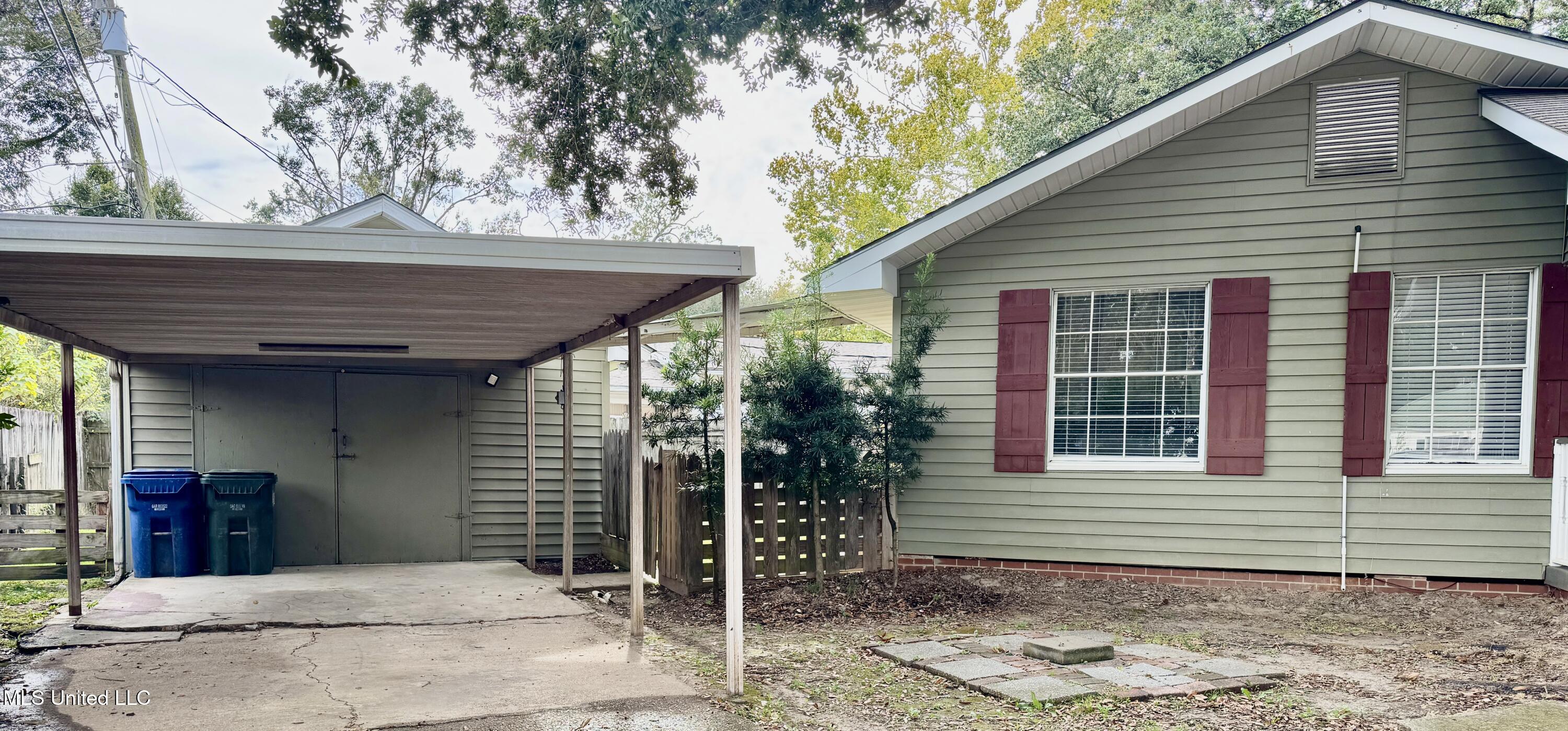 1301 Westwood Road Natchez, MS 39120 - Photo 4 of 25 IMG_5627