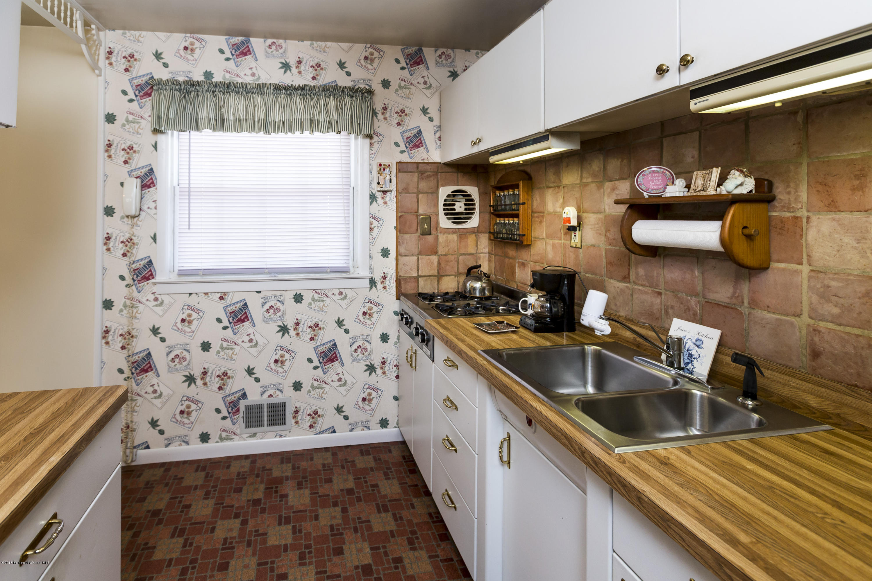 39 Monroe Street Keyport, NJ 07735 - Photo 11 of 27 Kitchen