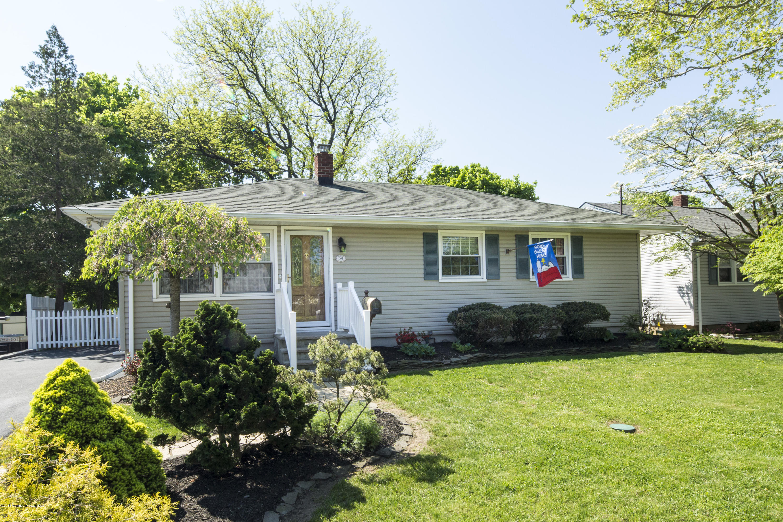 39 Monroe Street Keyport, NJ 07735 - Photo 3 of 27 House Front
