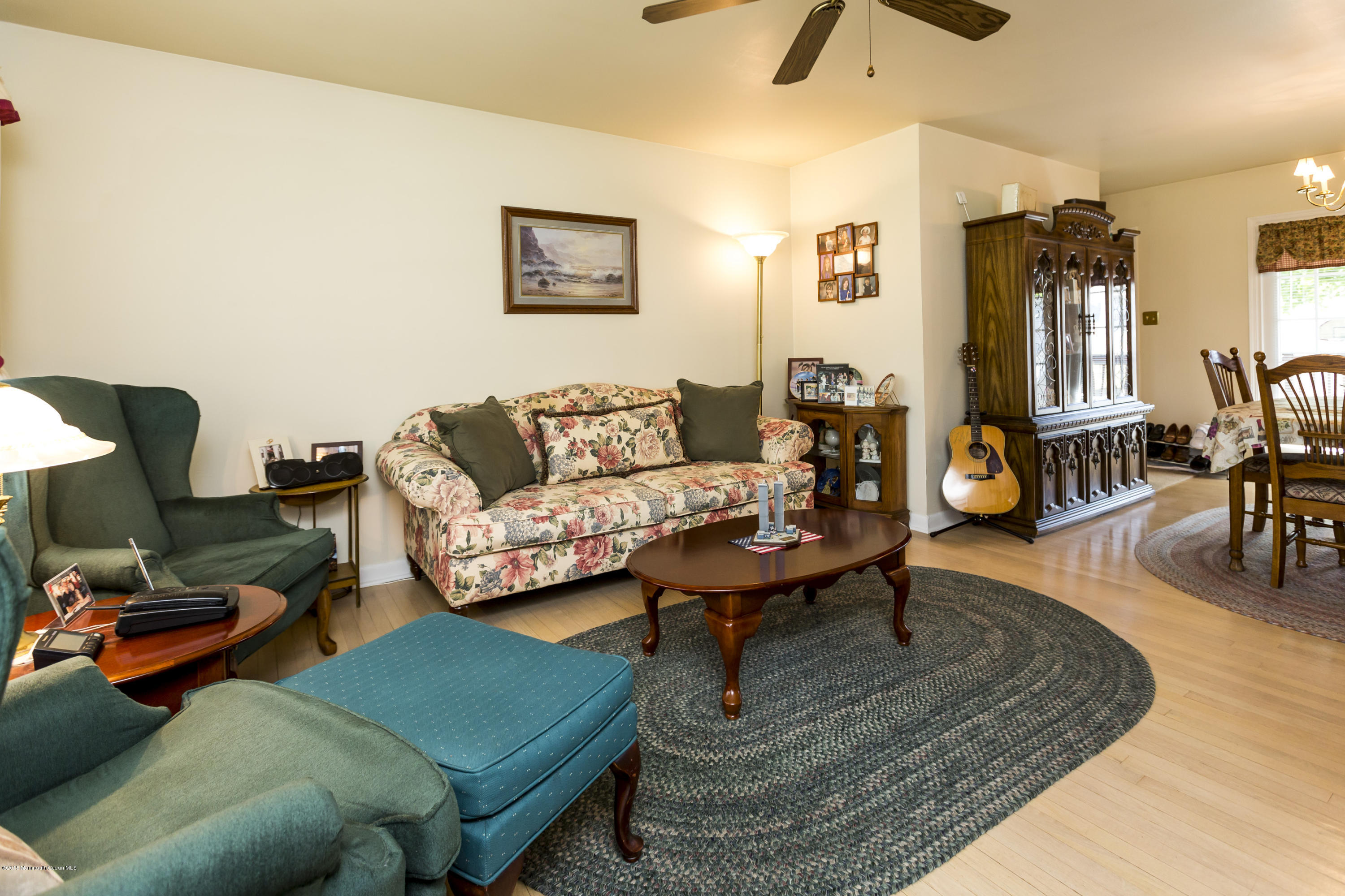39 Monroe Street Keyport, NJ 07735 - Photo 5 of 27 Living Room