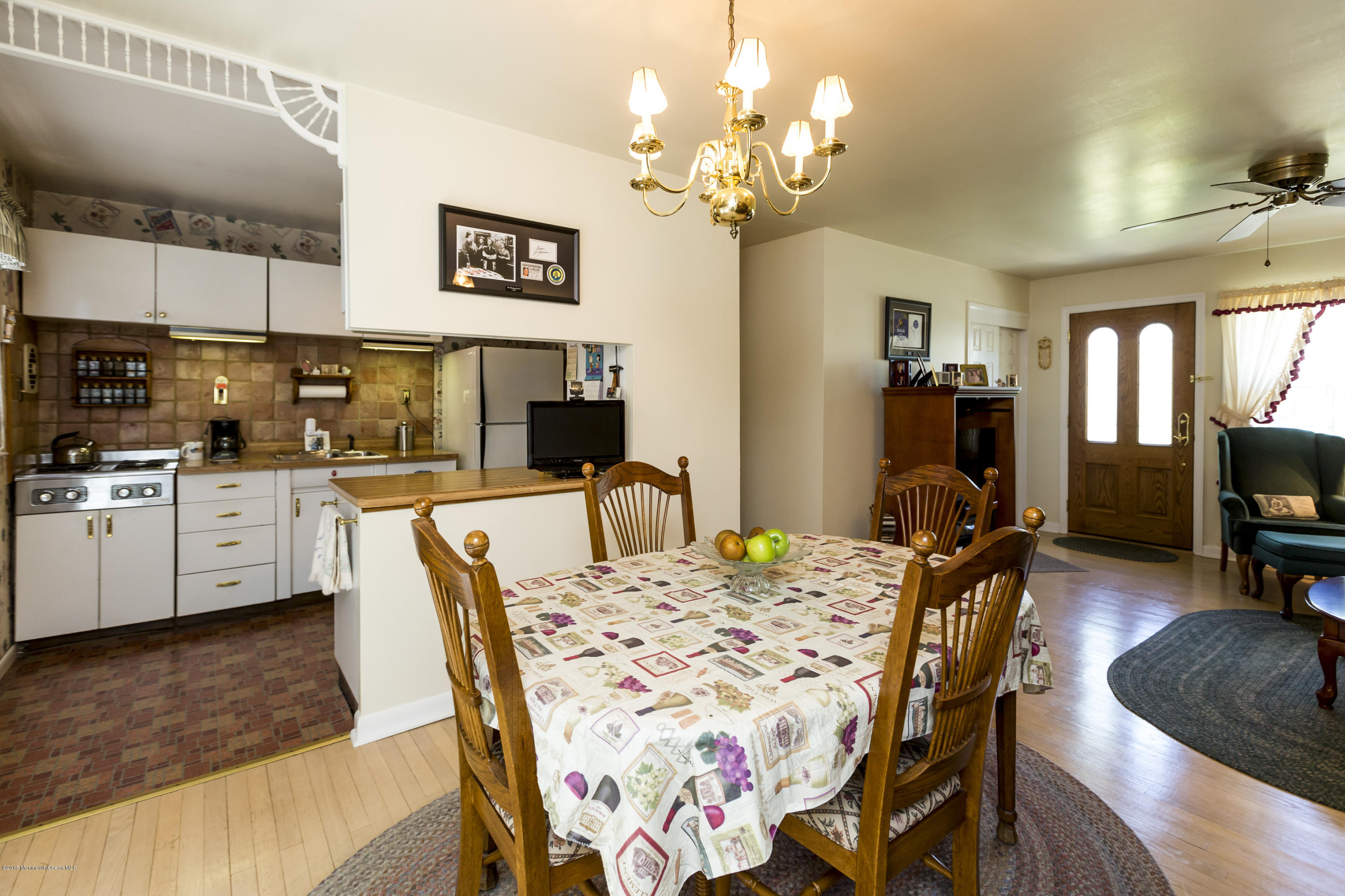 39 Monroe Street Keyport, NJ 07735 - Photo 8 of 27 Dining Room