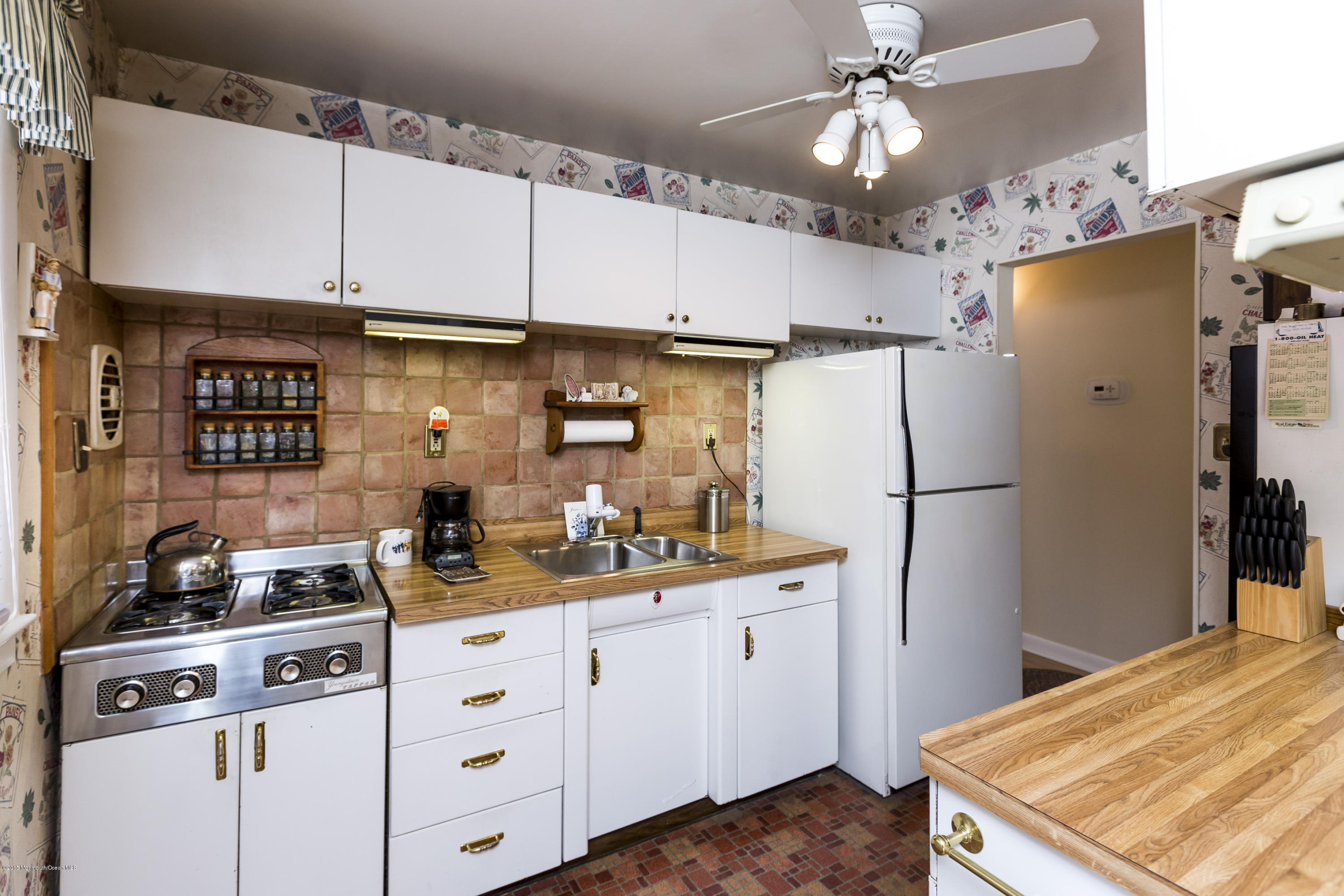 39 Monroe Street Keyport, NJ 07735 - Photo 10 of 27 Kitchen