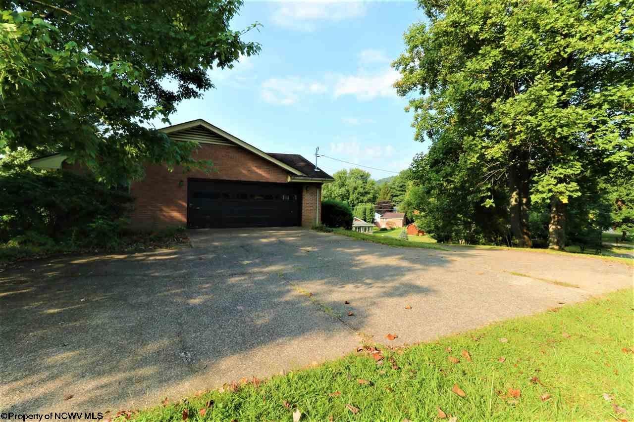 1010 Rainbow Road Bridgeport, WV 26330 - Photo 3 of 20 Gallery Image 3