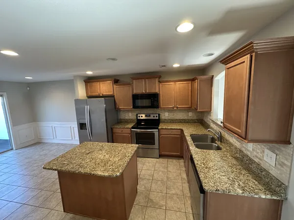$2,195 | 214 Saxony Way, Gallatin, TN 37066