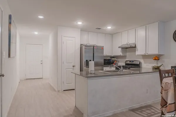 $2,000 | 129 Avena Grove, Floresville, TX 78114