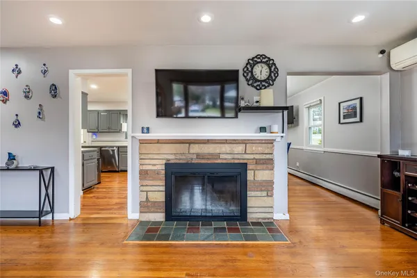 $499,999 | 29 Rombout Ridge Road, Poughkeepsie, NY 12603