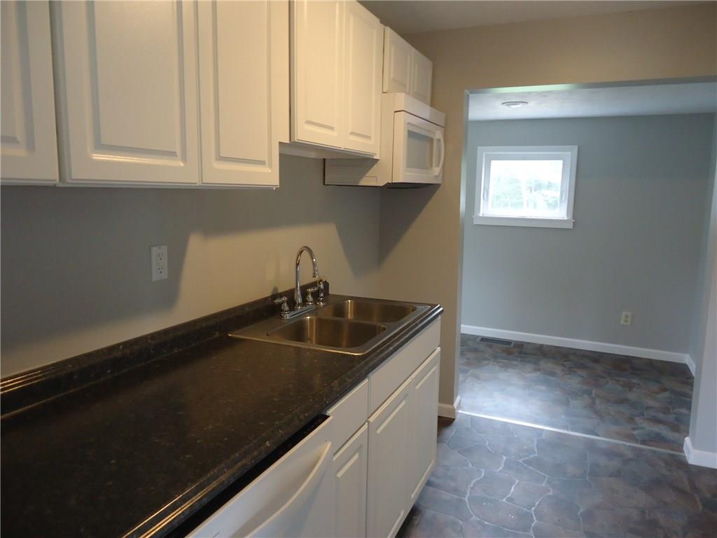 1174 Rutledge Road Transfer, PA 16154 - Photo 6 of 16 Gallery Image 6