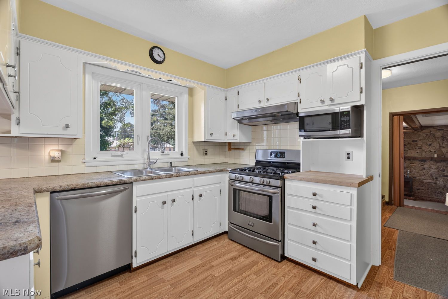 114 South Leavitt Road Amherst, OH 44001 - Photo 13 of 45