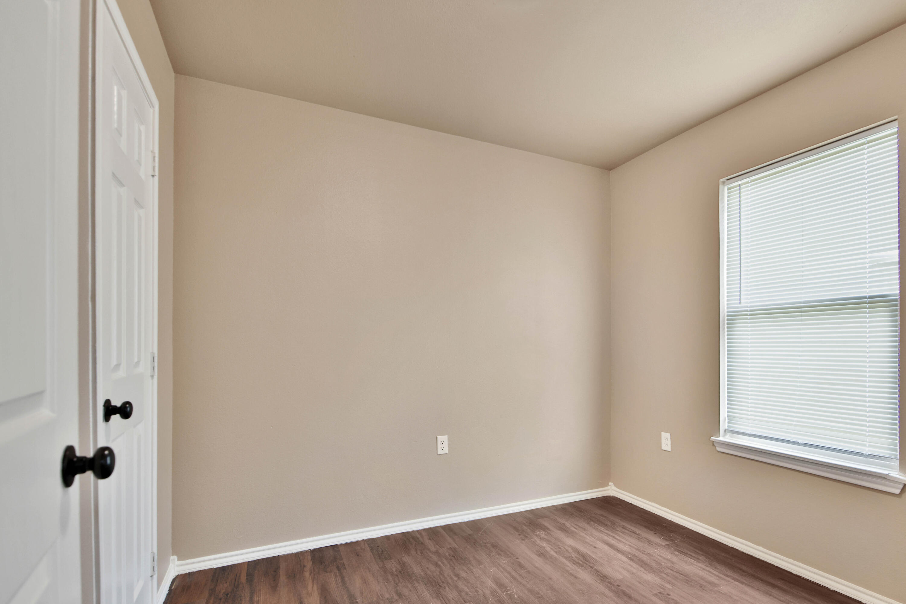 209 36th Street Lubbock, TX 79404 - Photo 10 of 19 IMG_3421