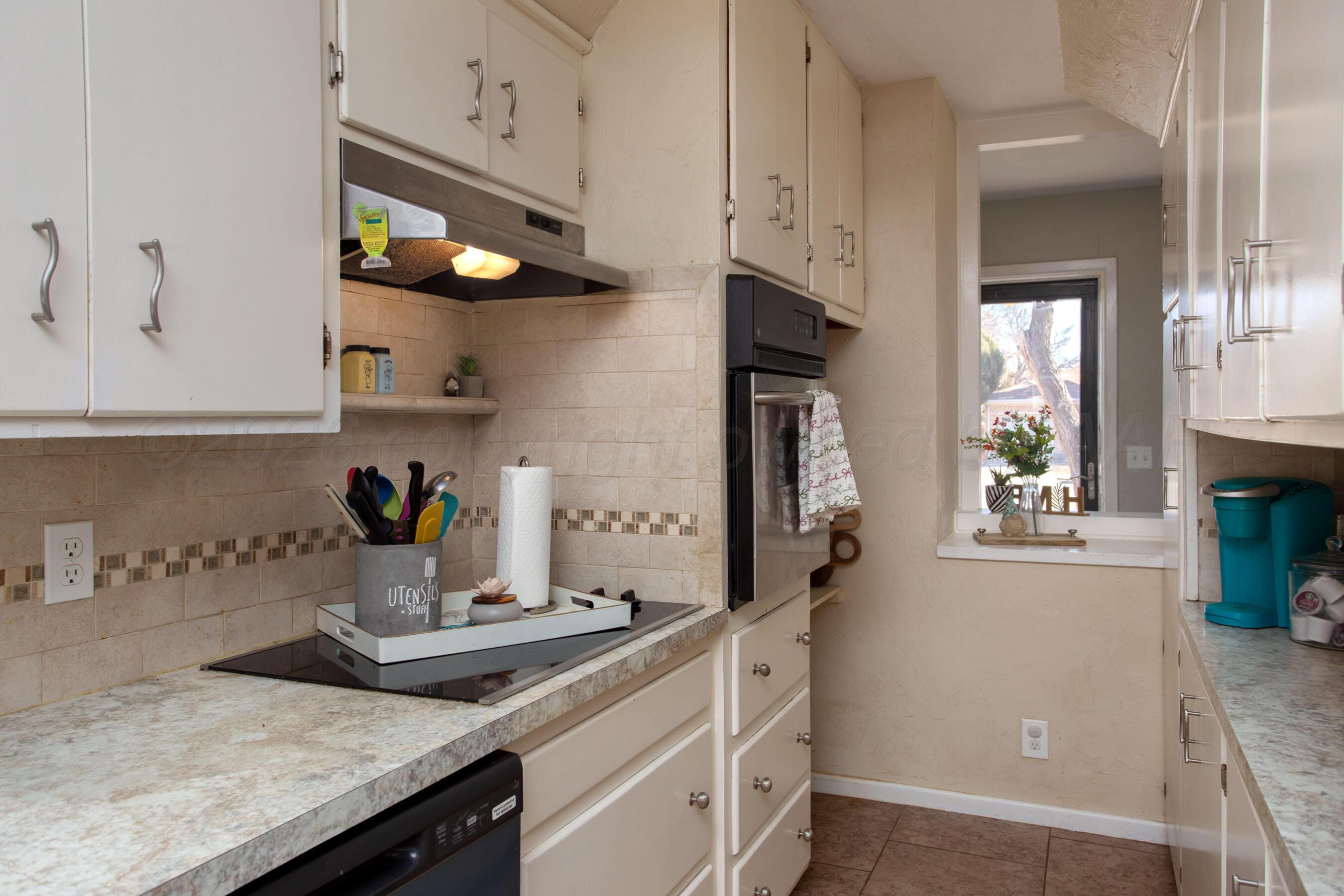 3312 Paramount Boulevard Amarillo, TX 79109 - Photo 11 of 30 Kitchen