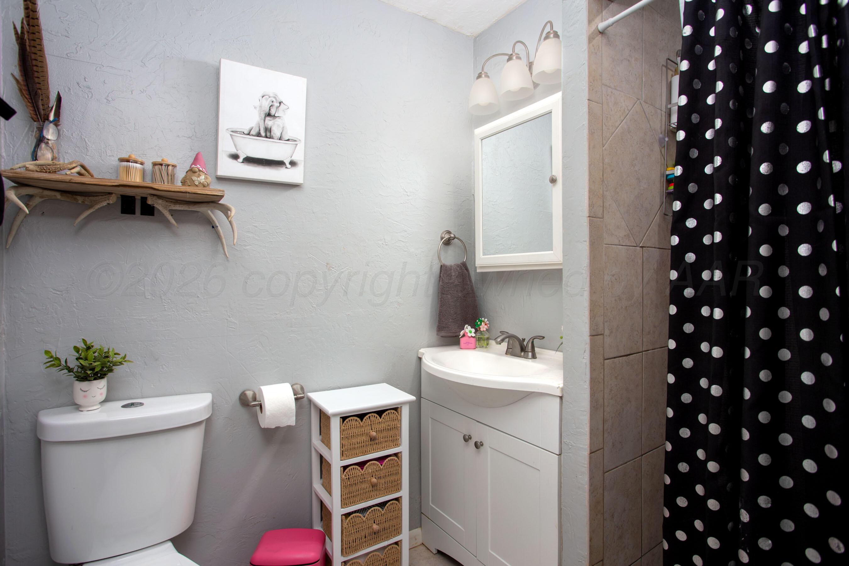 3312 Paramount Boulevard Amarillo, TX 79109 - Photo 15 of 30 Primary Suite Bathroom