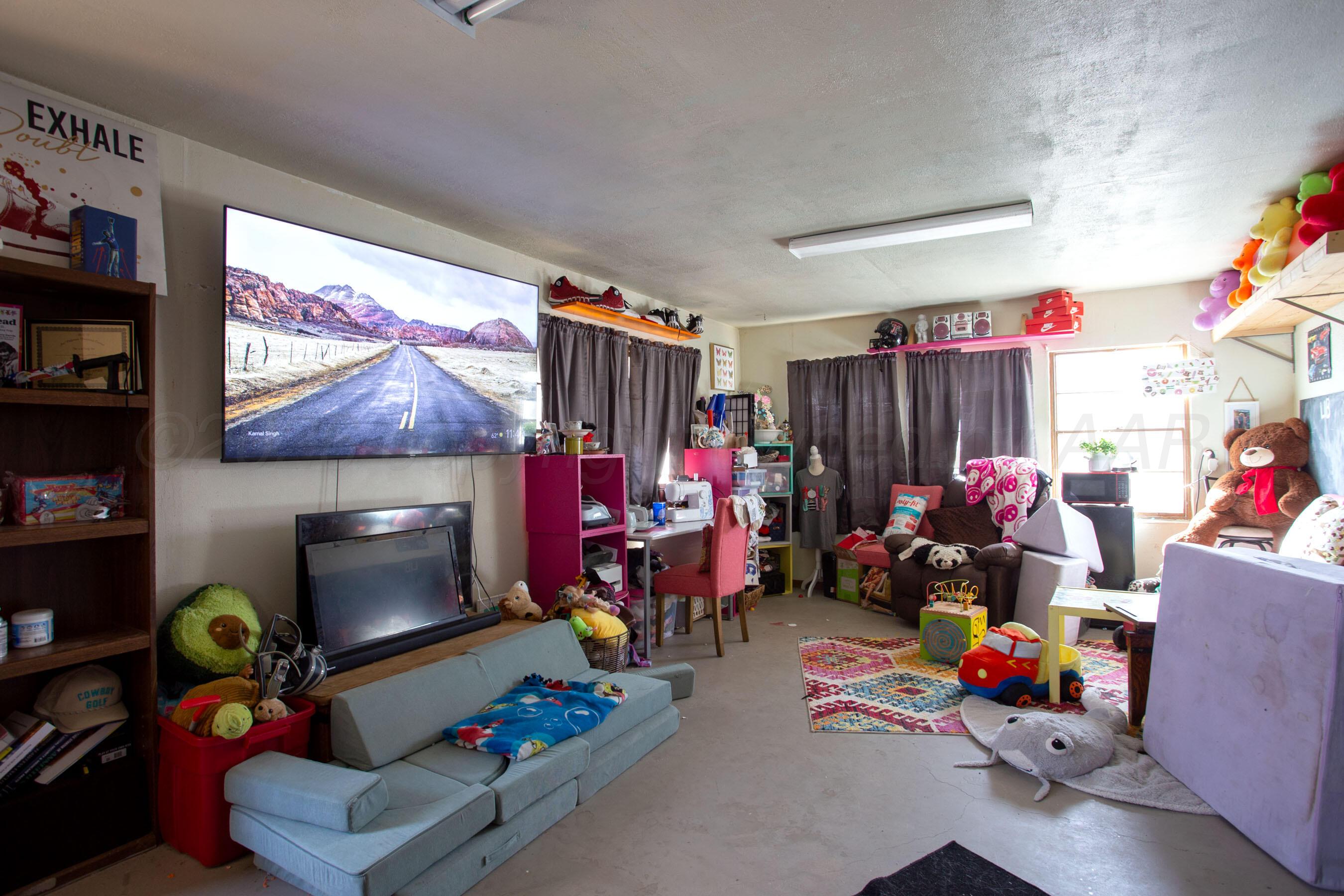 3312 Paramount Boulevard Amarillo, TX 79109 - Photo 25 of 30 Bonus Space in Garage