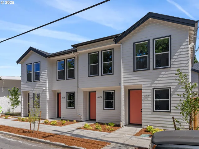 $299,900 | 6673 North Fessenden Street, Unit 3, Portland, OR 97203