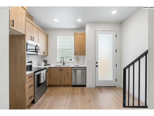 $299,900 | 6673 North Fessenden Street, Unit 3, Portland, OR 97203